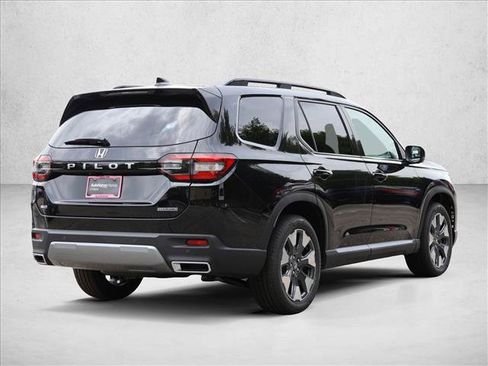 New 2026 Honda Pilot Touring image 5