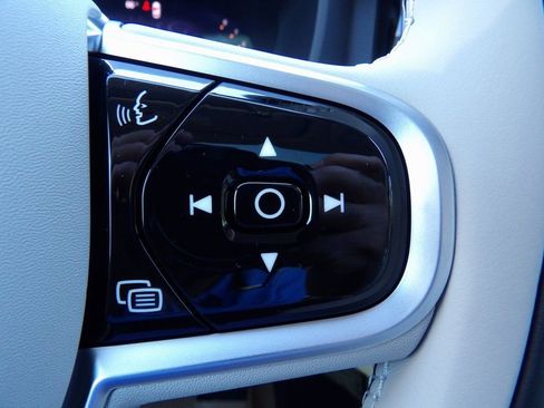 New 2026 Volvo XC60 B5 Ultra w/ Protection Package Premier image 18