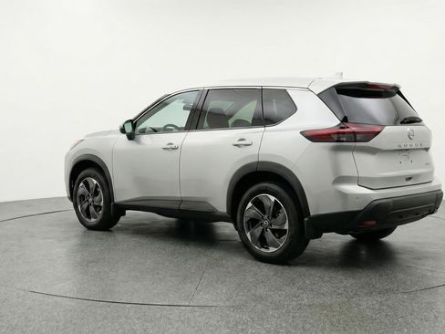 Used 2025 Nissan Rogue SV image 6