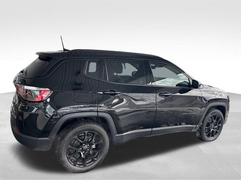 New 2026 Jeep Compass Latitude image 5
