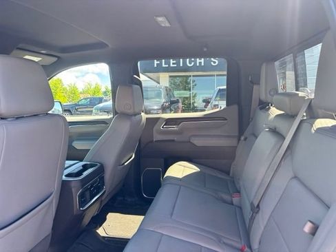 Used 2023 GMC Sierra 1500 SLT w/ SLT Premium Package AWD/4WD image 11
