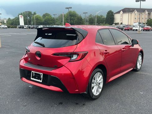Used 2025 Toyota Corolla SE w/ SE Package FWD image 7
