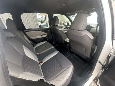 Used 2025 Subaru Forester AWD/4WD image 16
