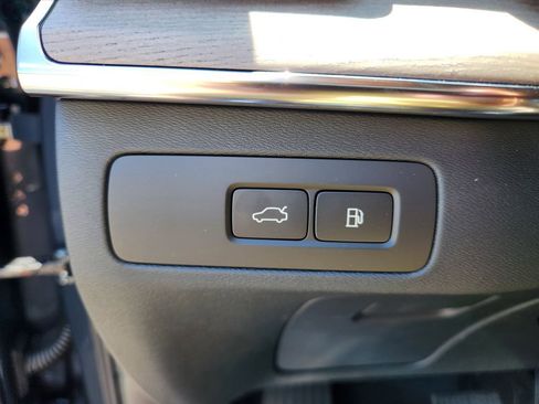 New 2026 Volvo XC90 T8 Ultra w/ Protection Package Premier AWD/4WD image 19