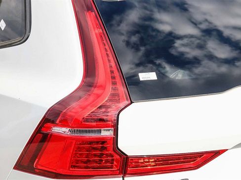 New 2025 Volvo XC60 T8 Ultra w/ Protection Package Premier image 9