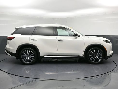 Used 2023 INFINITI QX60 Sensory w/ Vision Package image 28