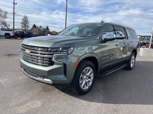 Used 2023 Chevrolet Suburban Premier AWD/4WD image 3