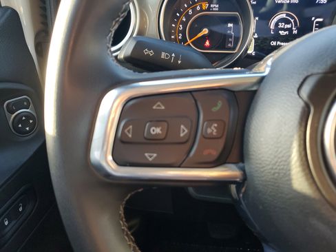 Used 2023 Jeep Gladiator Overland image 18