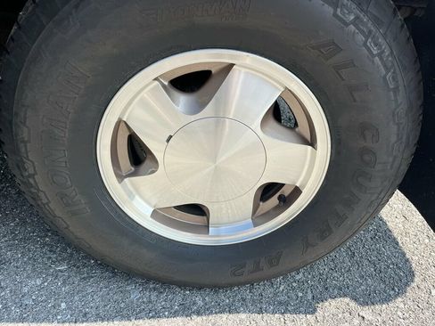 Used 1995 Chevrolet Silverado 1500 4x4 Regular Cab image 20