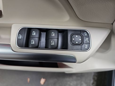 Used 2025 Mercedes-Benz GLA 250 image 29