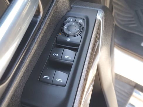 Used 2023 Chevrolet Silverado 2500 LT w/ Convenience Package AWD/4WD image 18