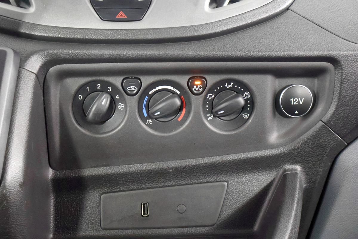 Used 2018 Ford Transit 350 XL RWD image 34