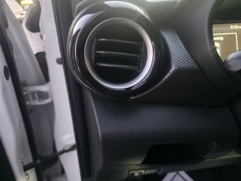 Used 2020 Nissan Kicks SV image 19