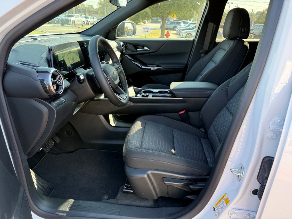New 2027 Chevrolet Equinox LT FWD image 11