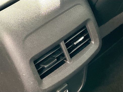 Used 2020 Chevrolet Equinox LT w/ Midnight Edition image 25