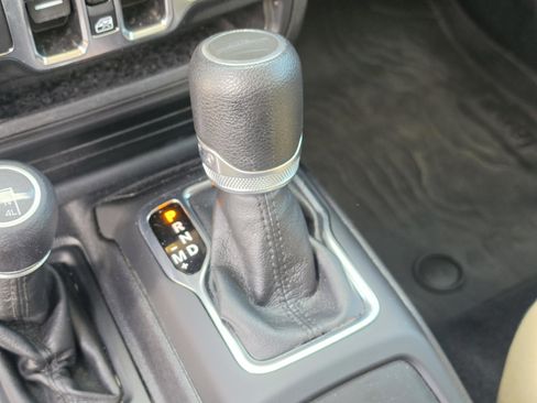 Used 2021 Jeep Gladiator Sport AWD/4WD image 28