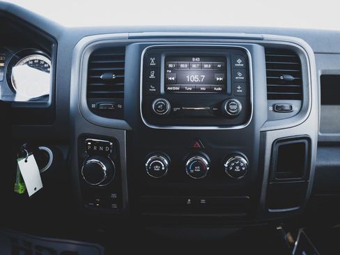 Used 2017 RAM 1500 Express image 4