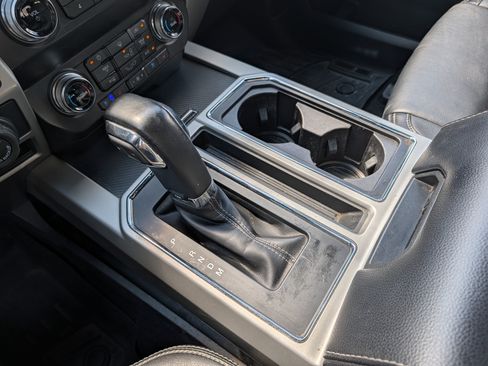 Used 2019 Ford F150 Lariat w/ Equipment Group 502A Luxury AWD/4WD image 27