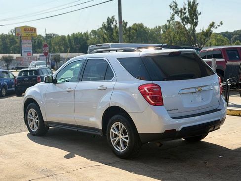 Used 2017 Chevrolet Equinox LT w/ Convenience Package FWD image 4