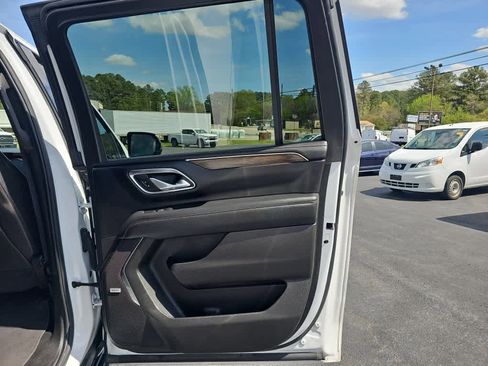 Used 2023 Chevrolet Suburban Premier image 30