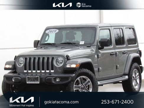 Used 2019 Jeep Wrangler Unlimited Sahara w/ Safety Group AWD/4WD image 1