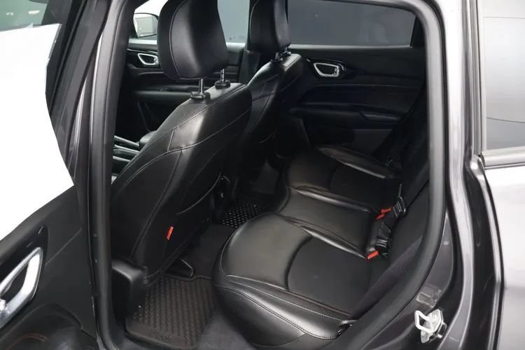 Used 2023 Jeep Compass Trailhawk AWD/4WD image 12