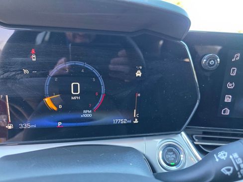 Certified 2025 Chevrolet Trax LT w/ LT Convenience Package image 19