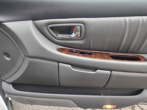 Used 2000 Toyota Avalon XLS image 16