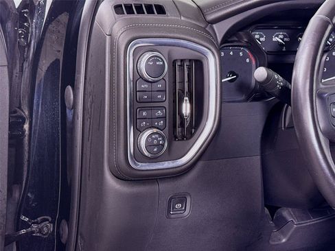 Used 2022 GMC Sierra 1500 SLT w/ SLT Premium Package AWD/4WD image 4