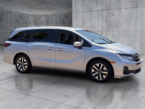 Used 2025 Honda Odyssey EX-L image 7