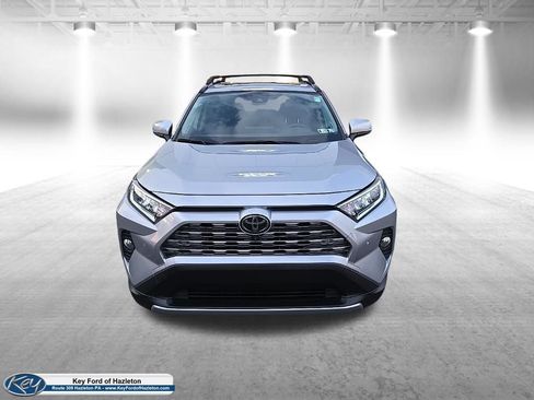 Used 2020 Toyota RAV4 Limited image 4