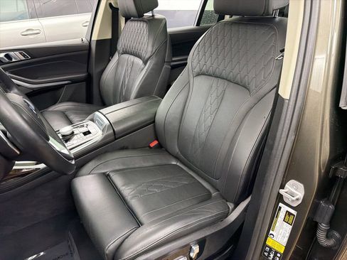 Used 2024 BMW X7 xDrive40i w/ Executive Package image 21