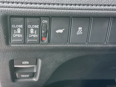 Used 2025 Honda Odyssey Sport-L image 16