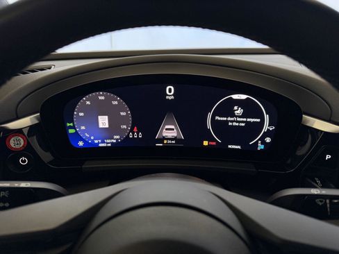 Certified 2025 Porsche Macan Electric image 21