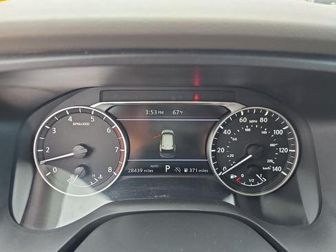 Used 2025 Nissan Rogue SV AWD/4WD image 14
