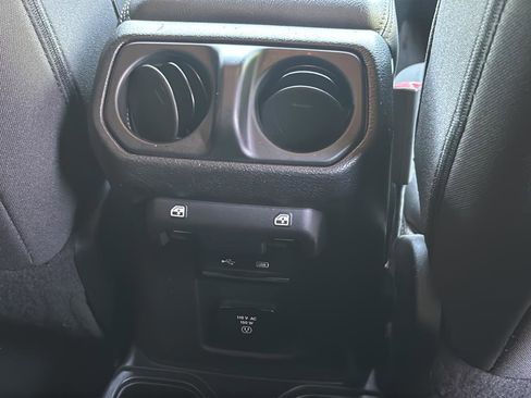 Used 2019 Jeep Wrangler Unlimited Sahara w/ LED Lighting Group AWD/4WD image 42