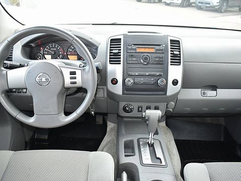 Used 2012 Nissan Frontier SV image 26