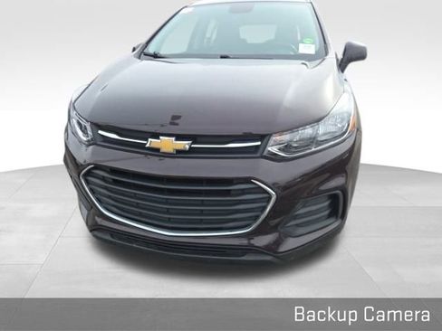 Used 2021 Chevrolet Trax LS w/ Tint and Cruise Package image 3
