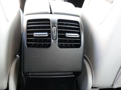Used 2010 Mercedes-Benz C 300 Sedan image 69