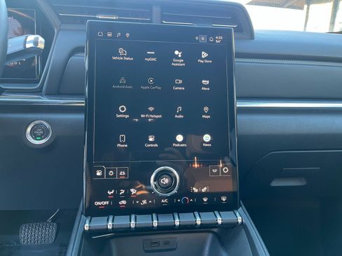 Used 2025 GMC Terrain Elevation image 21