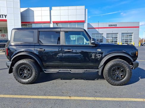 Used 2023 Ford Bronco Wildtrak image 7