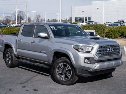 Used 2017 Toyota Tacoma TRD Sport w/ Tow Package (A/T)