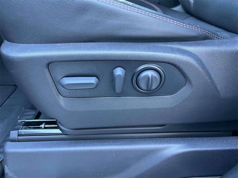 Used 2022 GMC Sierra 2500 AT4 image 27