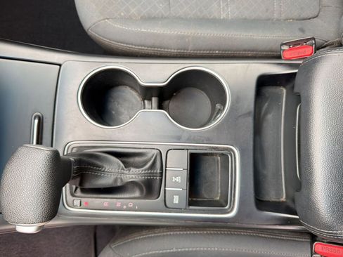 Used 2020 Kia Sorento AWD V6 image 24