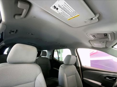 Used 2018 Chevrolet Traverse LT image 26