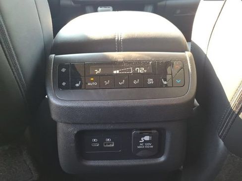 Certified 2024 Nissan Pathfinder Platinum AWD/4WD image 18