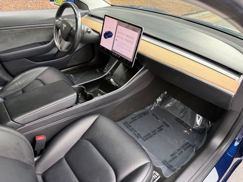 Used 2018 Tesla Model 3 Long Range AWD/4WD image 32