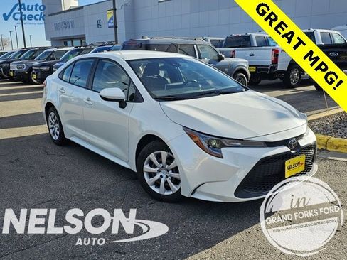 Used 2020 Toyota Corolla LE image 1