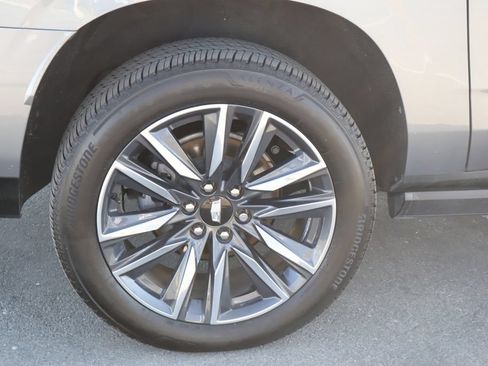 Used 2022 Cadillac Escalade ESV Sport Platinum AWD/4WD image 11