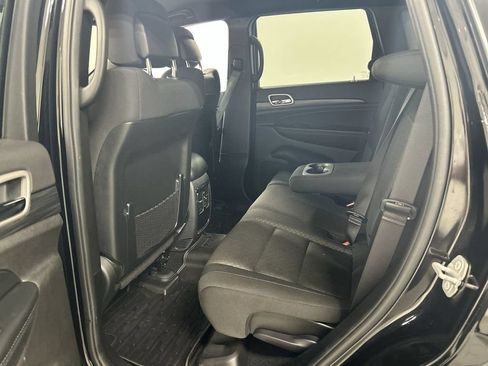 Used 2020 Jeep Grand Cherokee Laredo AWD/4WD image 19